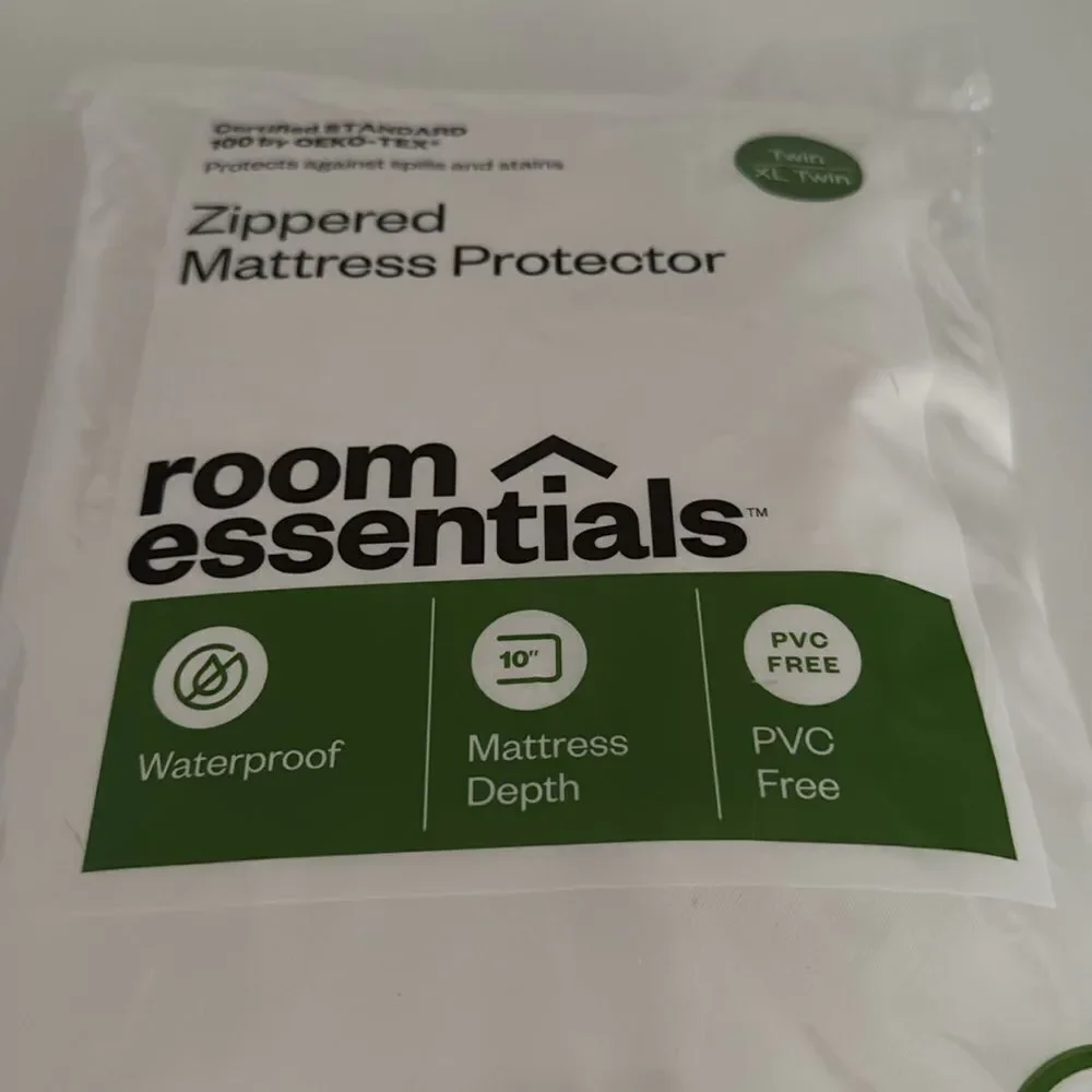 Room Essentials White Mattress Protector NWT